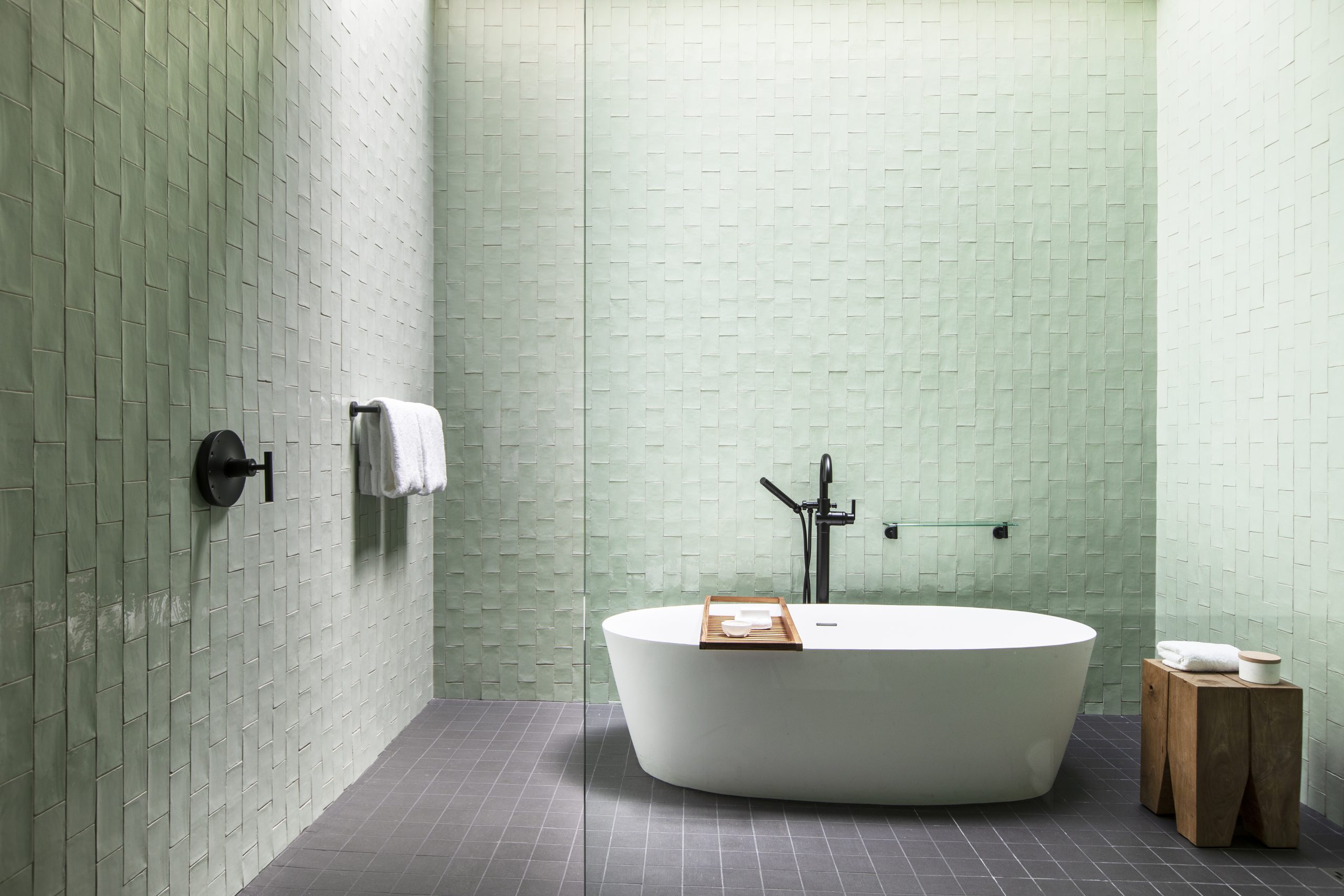 alexis hotel | spa suite bathroom | image 17