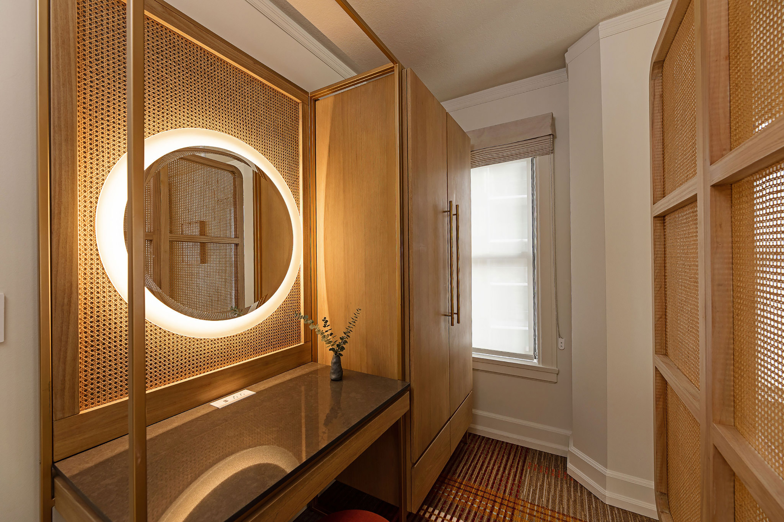 hotel ändra | suite entry | image 3