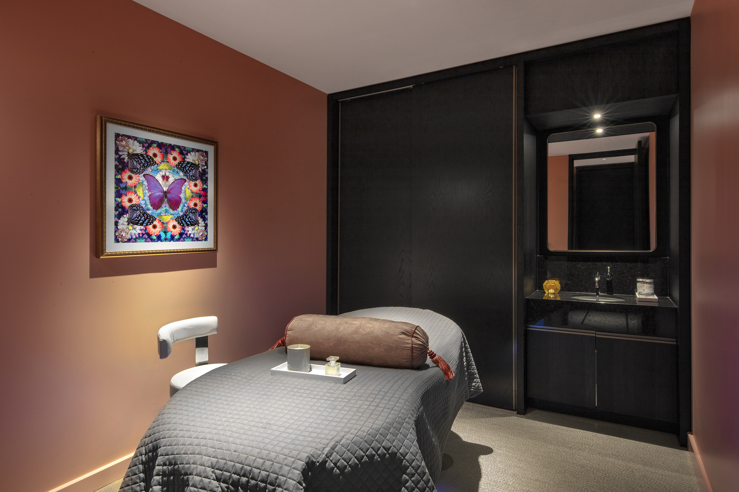 away spa | treatment room | image 6
