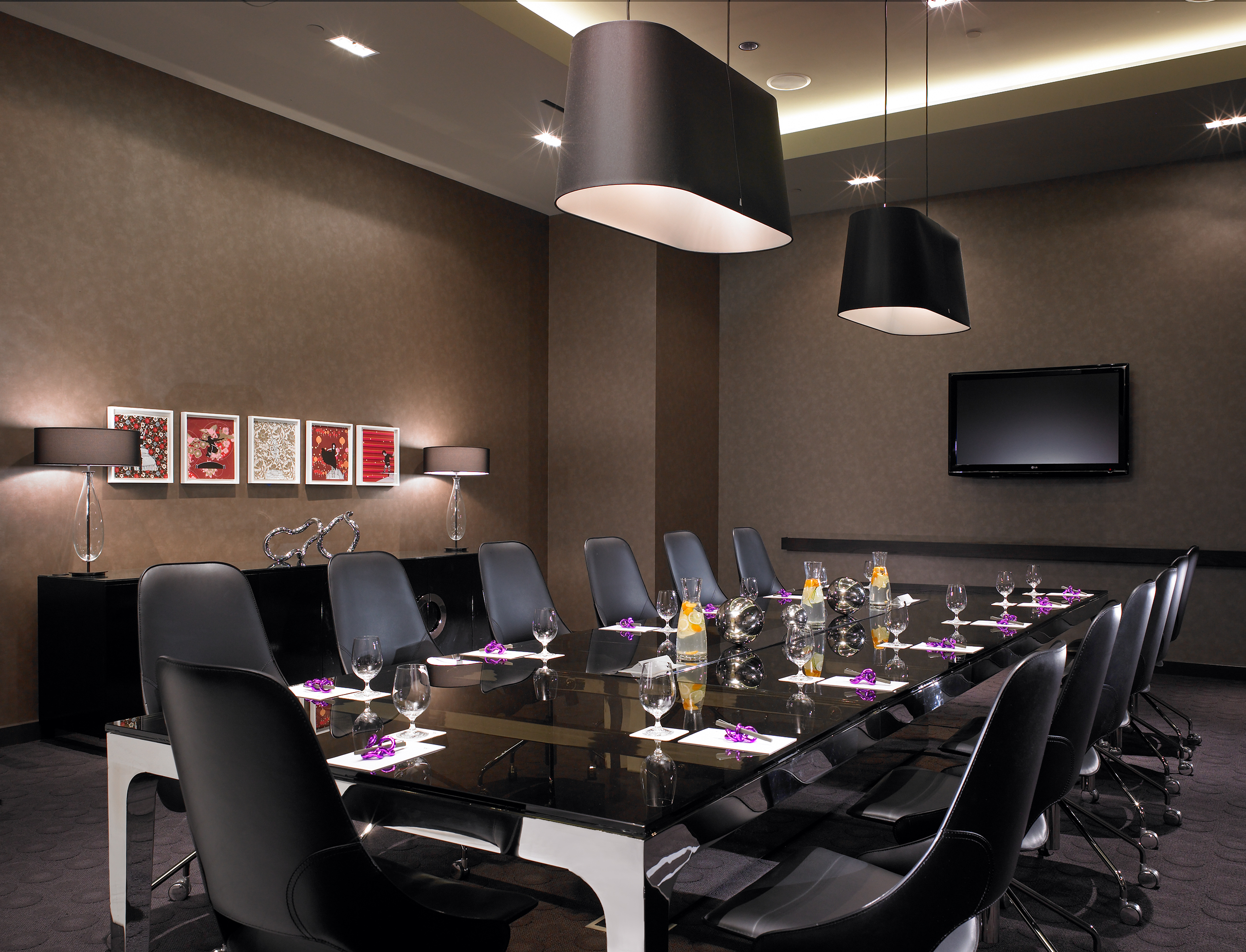 w hollywood | strategy room | image 14