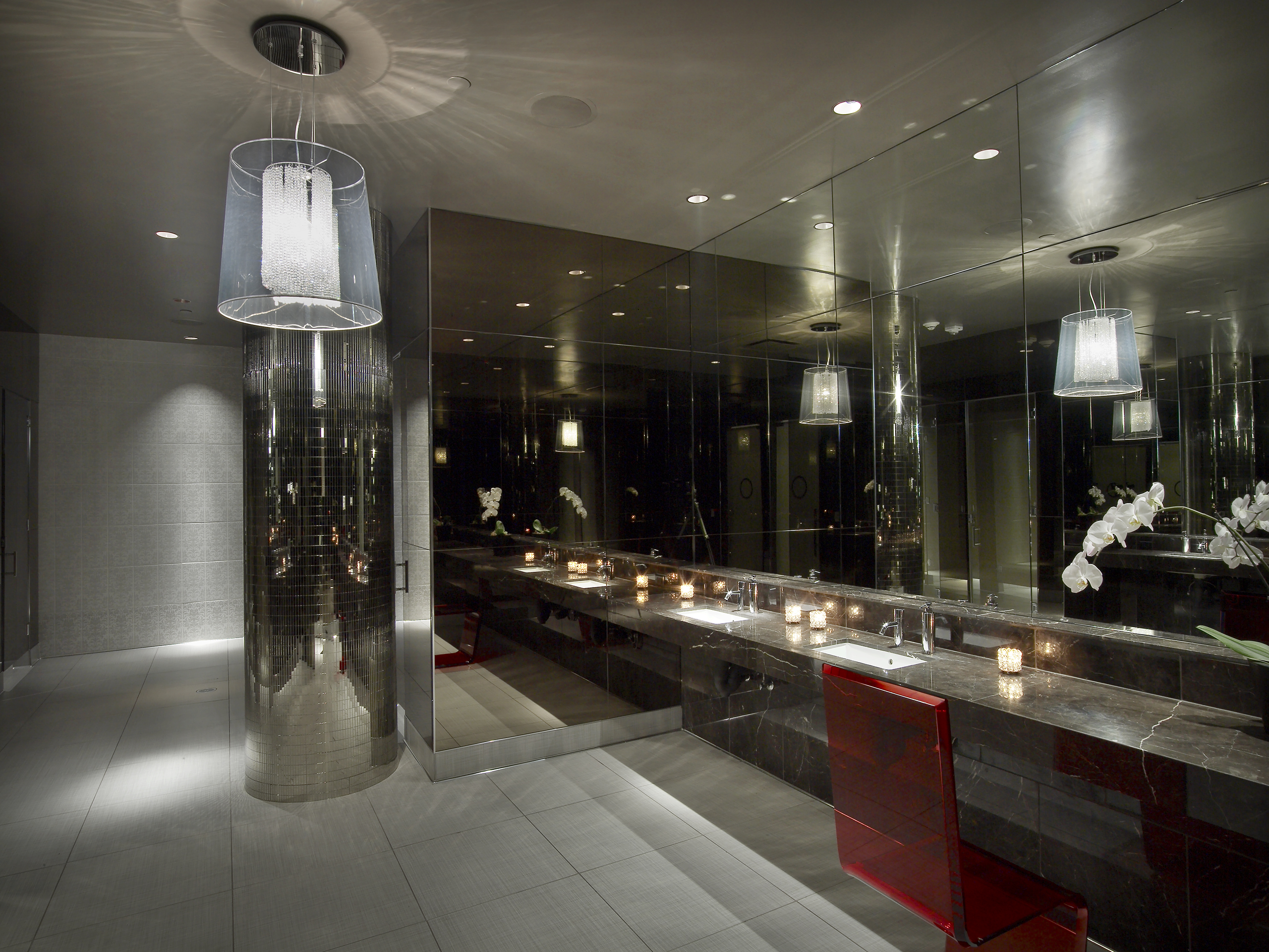 w hollywood | restroom | image 16