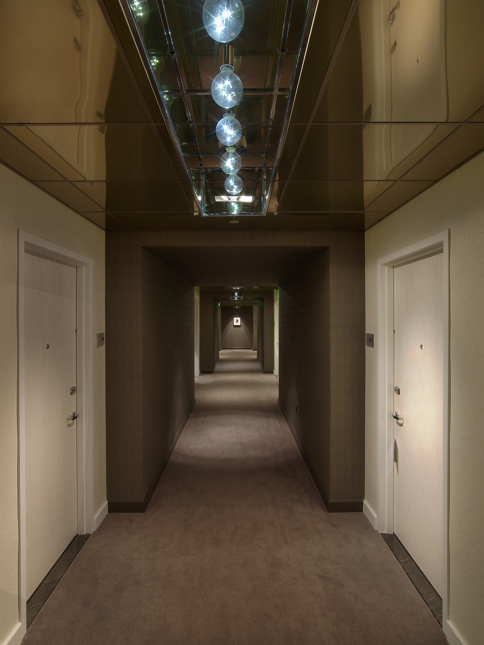 w hollywood | guest room corridor | image 19