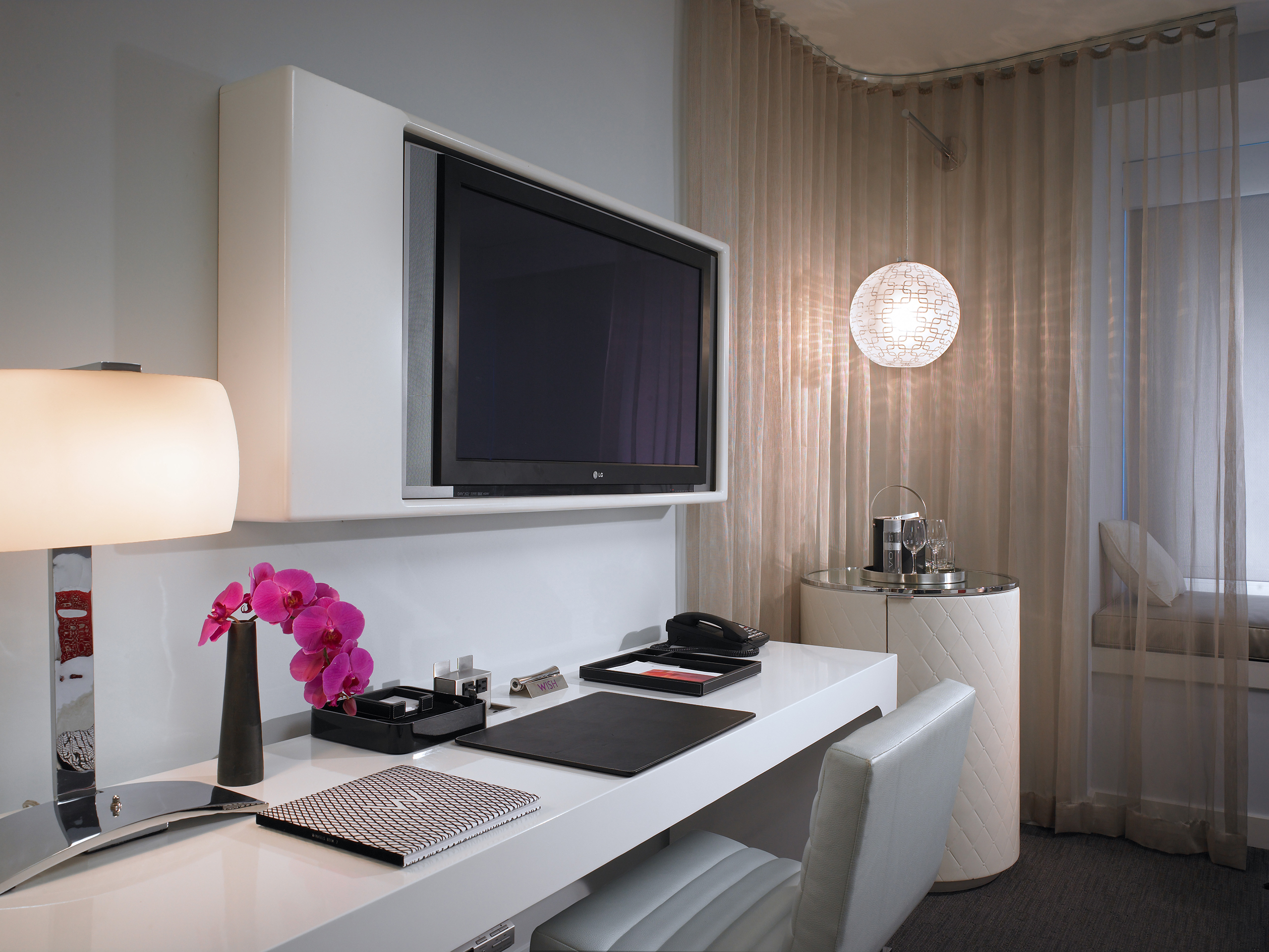 w hollywood | guestroom | image 21