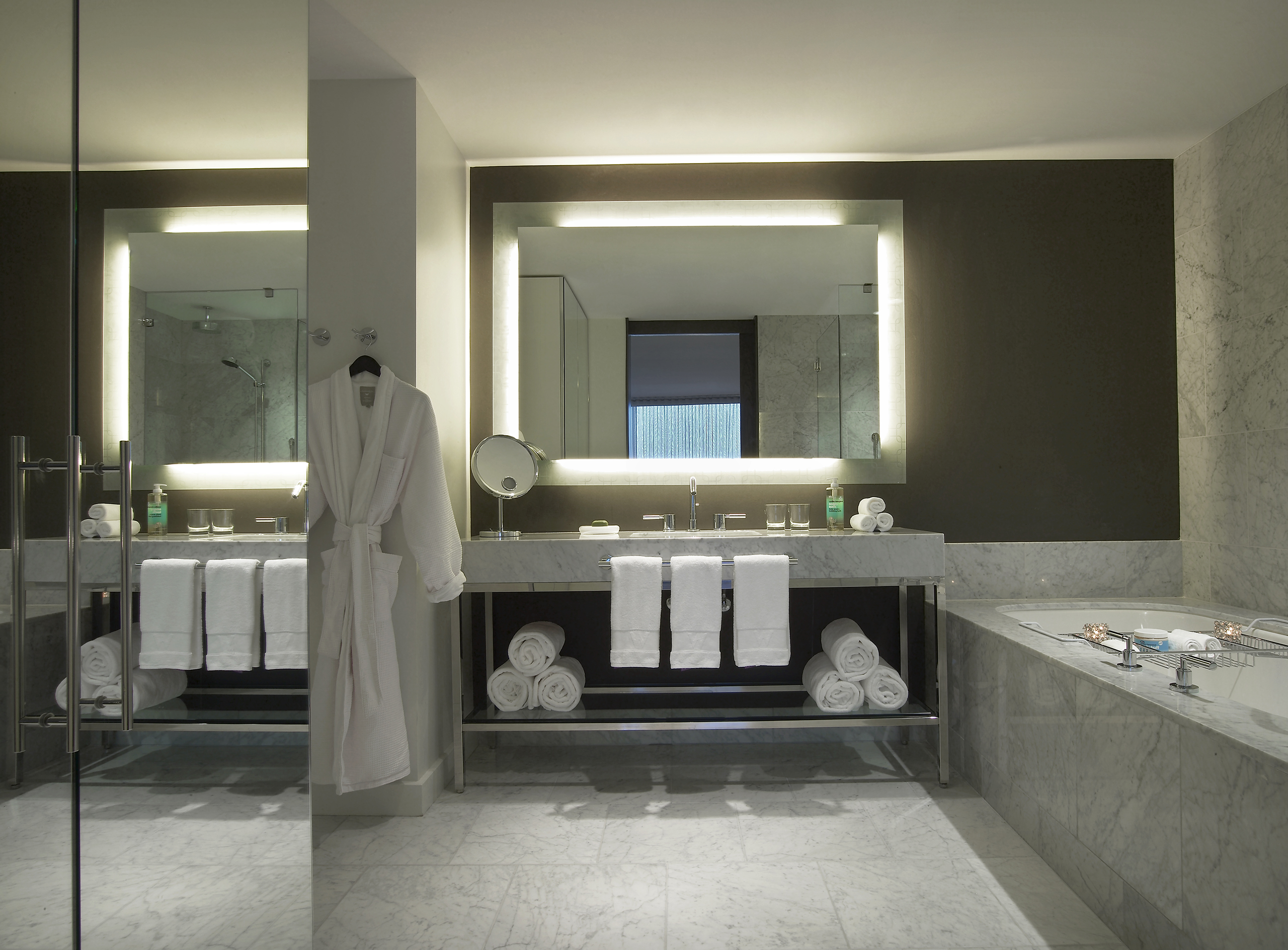 w hollywood | suite bathroom | image 27