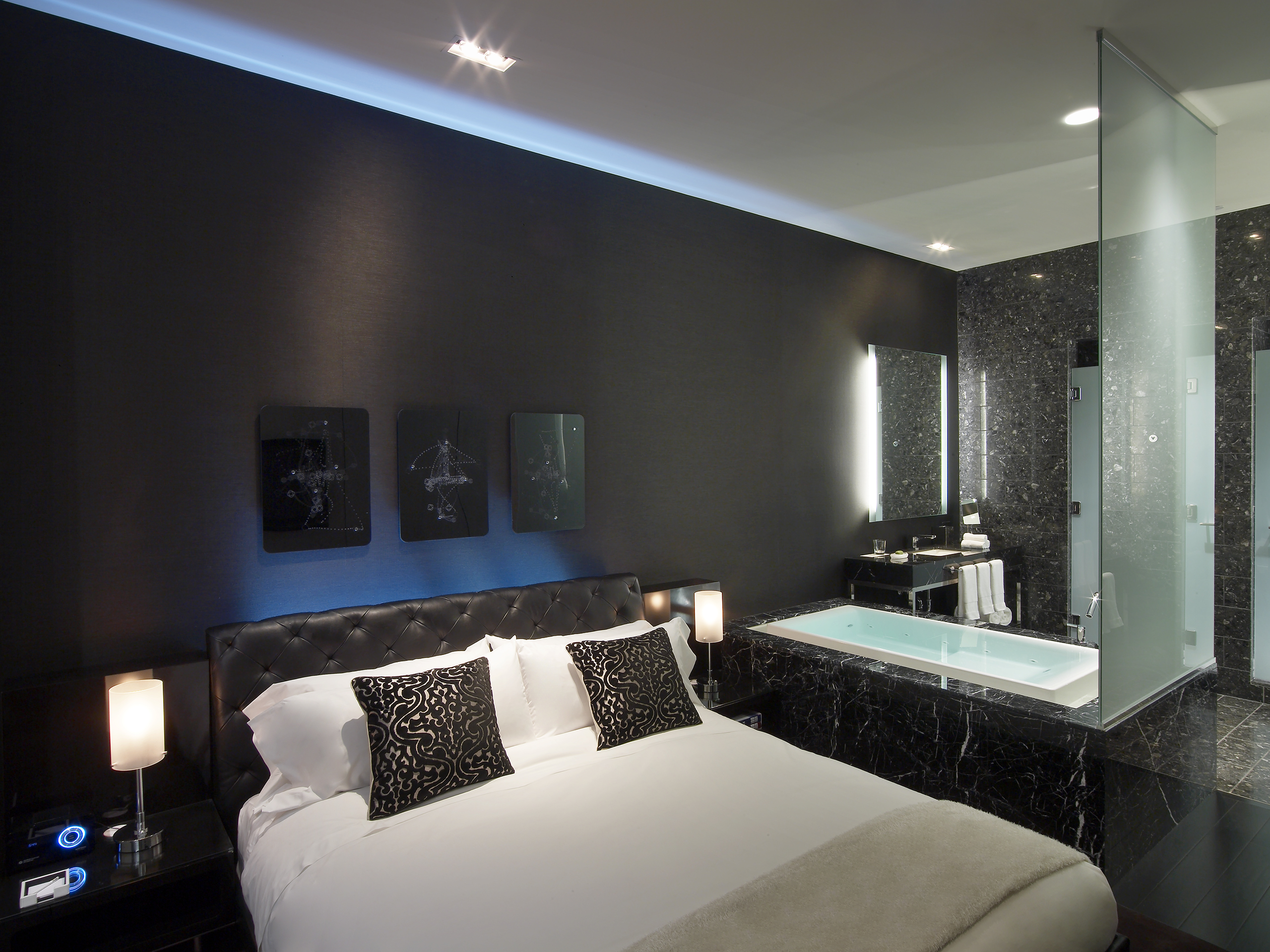 w hollywood | ewow suite bedroom | image 34
