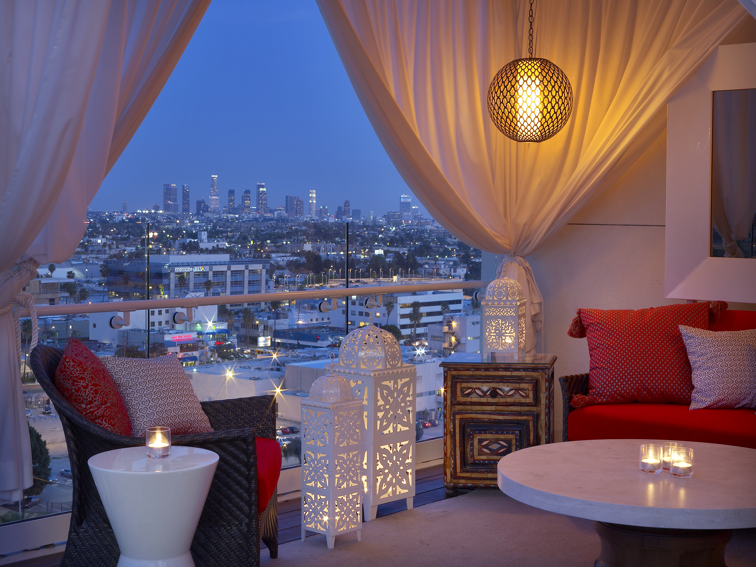 drai’s hollywood | vip cabana | image 8